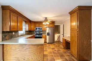 55 Clingstone Cir, Newnan, GA 30265 - Photo 8