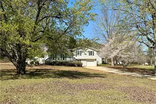 55 Clingstone Cir, Newnan, GA 30265 - Photo 2