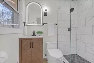 2418 Meadow Lark Dr, East Point, GA 30344 - Photo 16