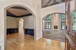 5318 Brooke Farm Dr, Dunwoody, GA 30338 - Photo 6