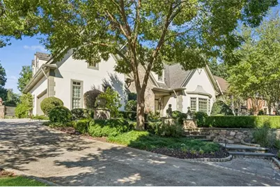 5318 Brooke Farm Drive, Dunwoody, GA 30338 - Photo 4