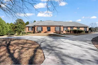 405 Savannah Circle, Jonesboro, GA 30236 - Photo 2