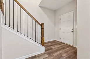 1062 Valley Rock Dr, Lithonia, GA 30058 - Photo 4