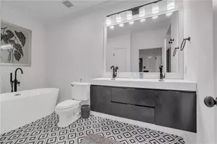 825 Highland Ln NE, Atlanta, GA 30306 - Photo 10