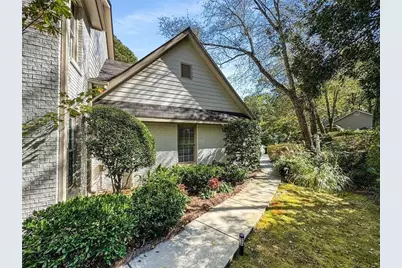 1023 Shady Valley Place NE, Atlanta, GA 30324 - Photo 2