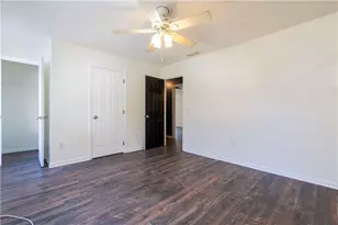 401 Crested View Dr, Loganville, GA 30052 - Photo 18