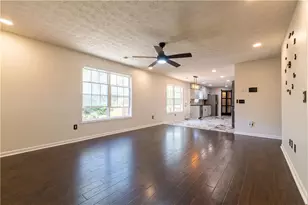 401 Crested View Dr, Loganville, GA 30052 - Photo 6