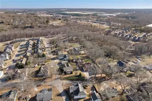 613 Church St, Buford, GA 30518 - Photo 32