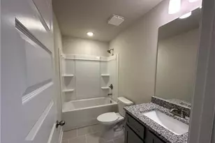 5621 Overview Dr, Flowery Branch, GA 30542 - Photo 2