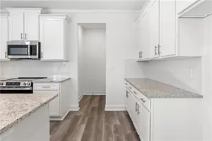 5629 Overview Dr, Flowery Branch, GA 30542 - Photo 2