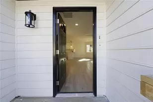 6381 Phillips Creek Dr, Lithonia, GA 30058 - Photo 6