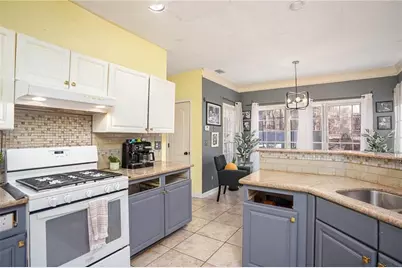 655 Scenic View, Stone Mountain, GA 30087 - Photo 18