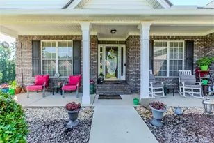 855 Crystal Meadow Dr, Winder, GA 30680 - Photo 4