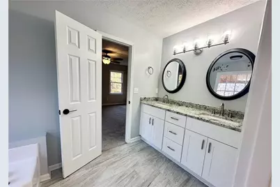 9725 Kings Road, Gainesville, GA 30506 - Photo 16