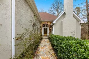 37 Plantation Dr NE, Atlanta, GA 30324 - Photo 4