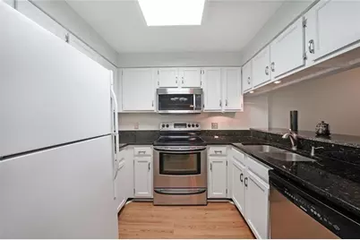 1800 Clairmont Lake #A313, Decatur, GA 30033 - Photo 4