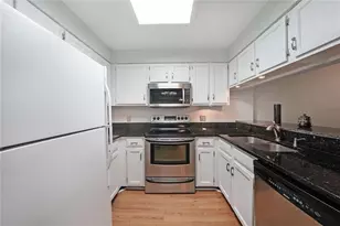 1800 Clairmont Lake, Decatur, GA 30033 - Photo 4