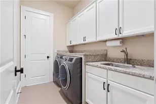 4035 Connolly Ct, Roswell, GA 30075 - Photo 6