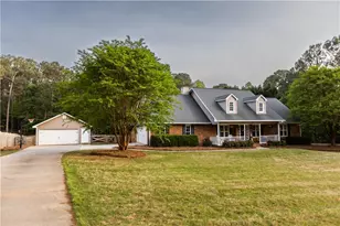 184 Wildflower Dr, Social Circle, GA 30025 - Photo 2