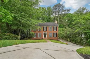 2895 Shurburne Dr, Alpharetta, GA 30022 - Photo 2