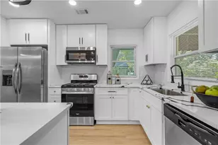 2933 Cloverhurst Dr, Atlanta, GA 30344 - Photo 12