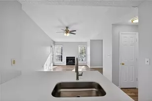 423 Granville Ct, Atlanta, GA 30328 - Photo 10