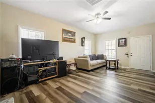 792 Russell Dr, Riverdale, GA 30296 - Photo 4