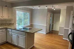 119 Woodlawn Dr NE, Marietta, GA 30067 - Photo 8