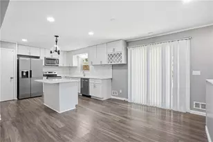 2419 Greenway Dr, Decatur, GA 30035 - Photo 10