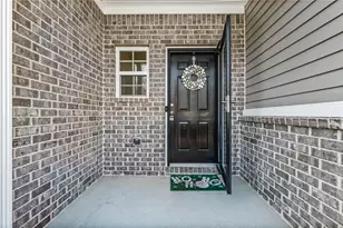 4765 Beacon Ridge Ln, Flowery Branch, GA 30542 - Photo 4