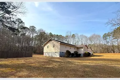 208 Lakeshore Drive, Jefferson, GA 30549 - Photo 6
