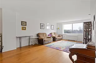 2479 Peachtree Rd NE, Atlanta, GA 30305 - Photo 2