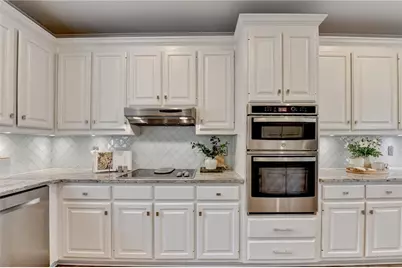 8950 Laurel Way, Johns Creek, GA 30022 - Photo 14