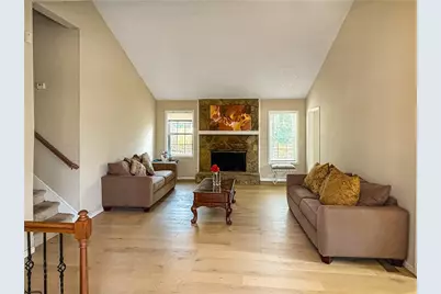 670 Lost Creek Circle, Stone Mountain, GA 30088 - Photo 4