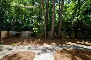 24 Intown Pl, Fayetteville, GA 30214 - Photo 18