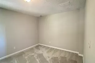 4044 Robin Cir, Atlanta, GA 30349 - Photo 10