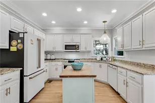 2550 Grassview Dr, Alpharetta, GA 30004 - Photo 10