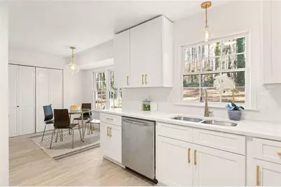 1966 S Hidden Hills Parkway, Stone Mountain, GA 30088 - Photo 18