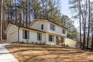 1966 S Hidden Hills Pkwy, Stone Mountain, GA 30088 - Photo 4