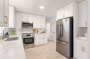 1966 S Hidden Hills Pkwy, Stone Mountain, GA 30088 - Photo 18