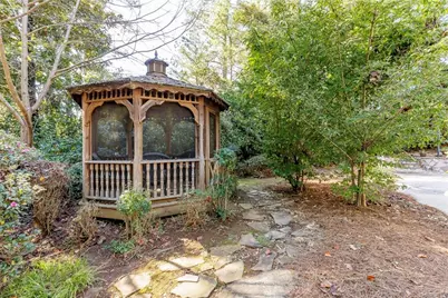 7590 Chaparral Drive, Sandy Springs, GA 30350 - Photo 36