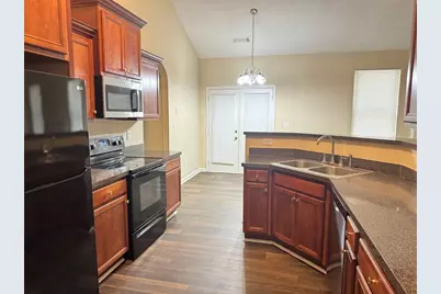 5736 Lakeside Drive, Union City, GA 30291 - Photo 4