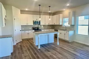 325 Rodeo Dr, Auburn, GA 30011 - Photo 16