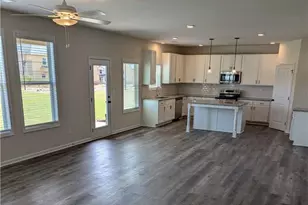 596 Rodeo Dr, Auburn, GA 30011 - Photo 8