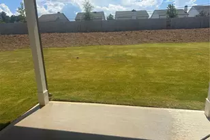 596 Rodeo Dr, Auburn, GA 30011 - Photo 2