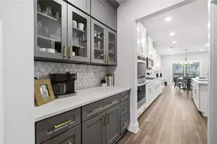 700 Stately Dr, Woodstock, GA 30188 - Photo 6