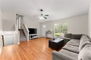 6311 Bent Oaks Ct, Flowery Branch, GA 30542 - Photo 10