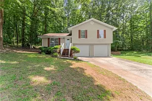 6311 Bent Oaks Ct, Flowery Branch, GA 30542 - Photo 4
