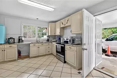 1742 Cardinal Road, Jonesboro, GA 30238 - Photo 4