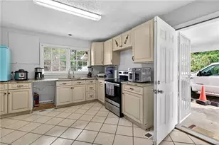 1742 Cardinal Rd, Jonesboro, GA 30238 - Photo 4